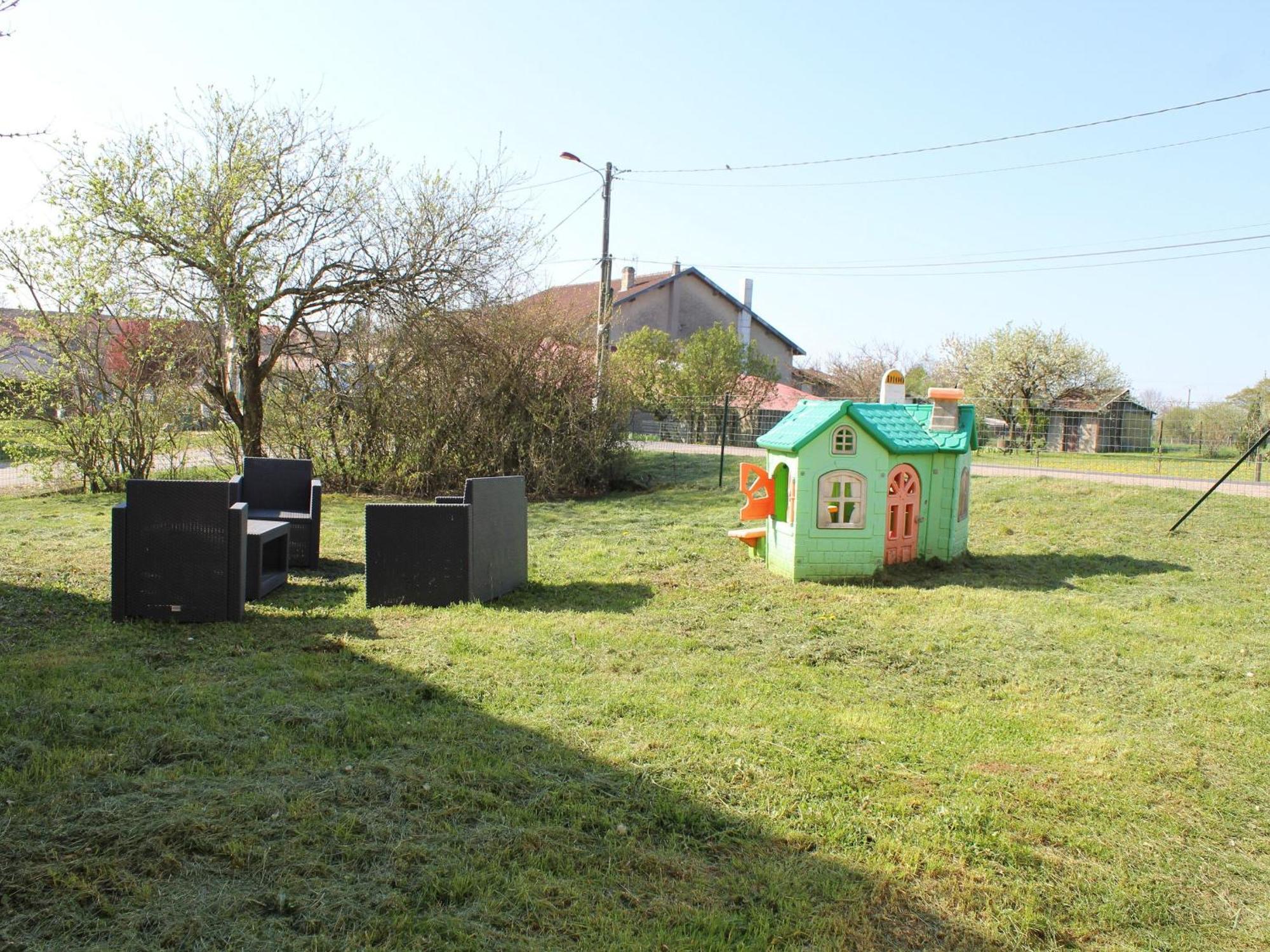 Gite Familial Et Equipe A La Campagne Avec Terrasse, Pres De Pont-A-Mousson Et De Nombreuses Activites - Fr-1-584-73 Lironville Luaran gambar